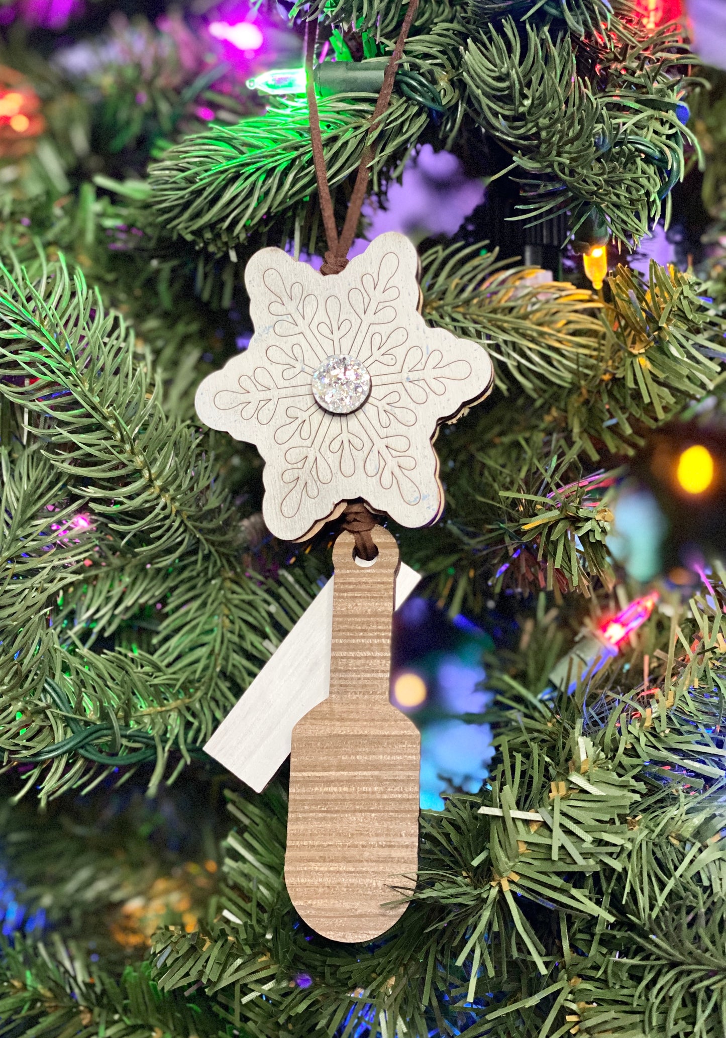 Snowballs Scoop with Snowflake Ornament