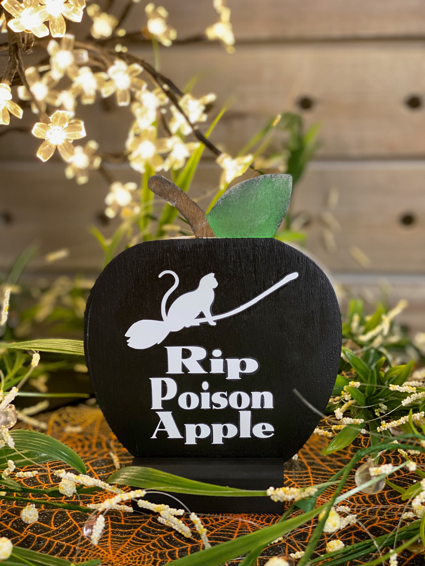 Skull Sparkle Poison Apple