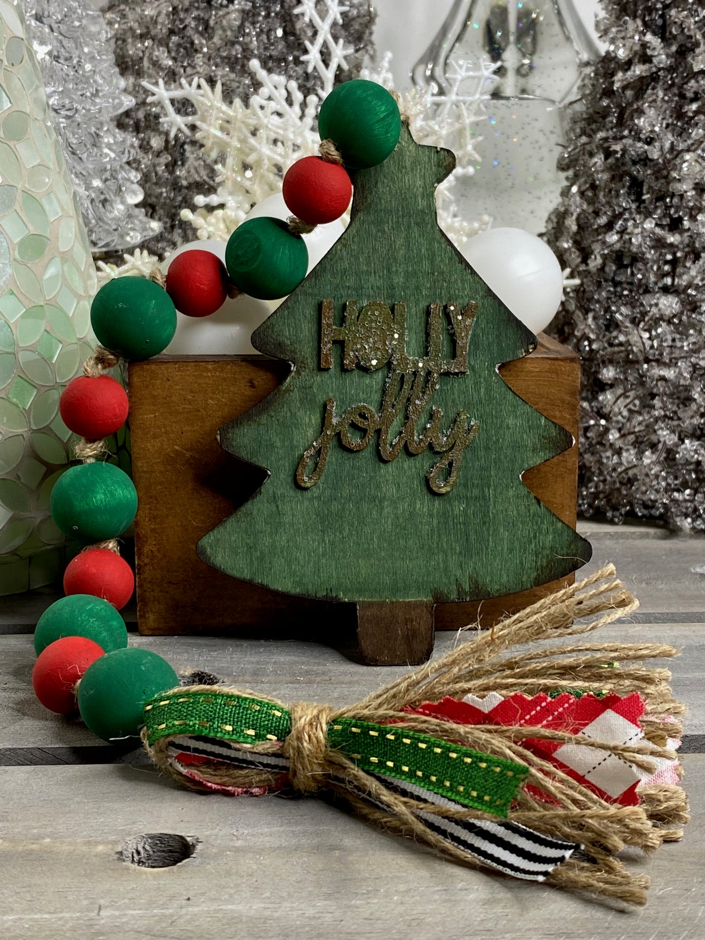 Holly Pattern Tree Wood Bead Garland