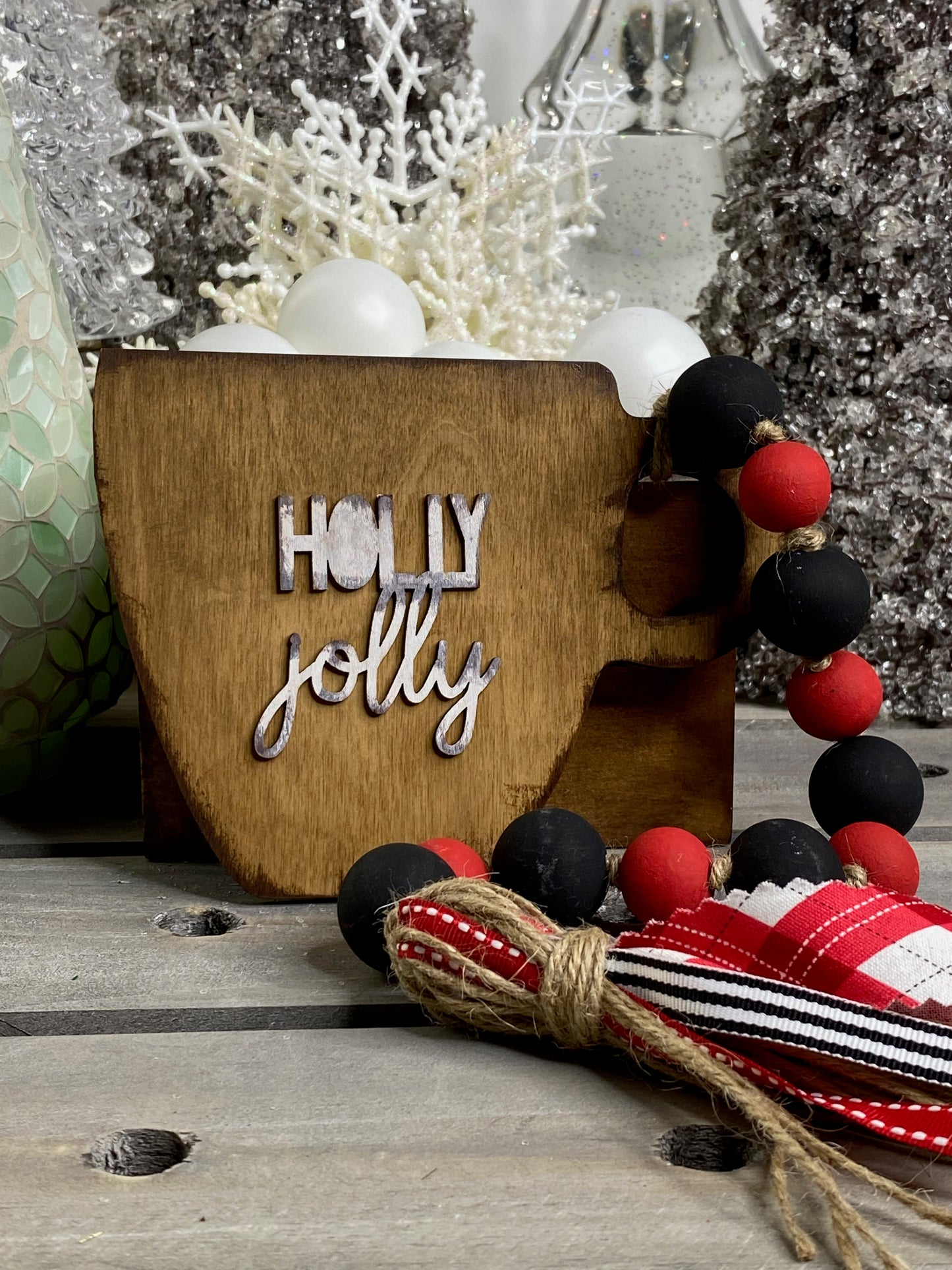 Red and Black Checkered Pattern Mug Wood Bead Garland