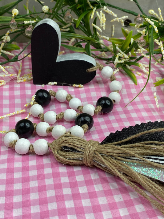 Chunky Heart Wood Bead Garland Black White